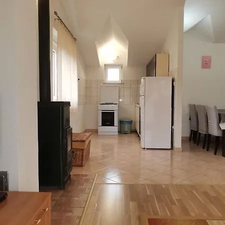 Jurika Apartment